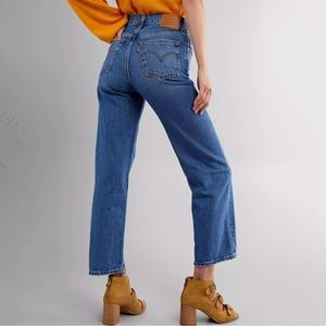 NWT Levi’s Ribcage Straight High Rise Jeans In Haight at the Ready - Medium Wash
